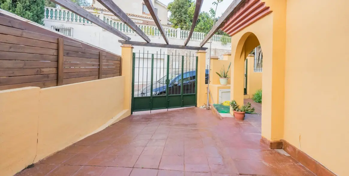 Продажа  отдельно стоящей виллы в Fuengirola 12