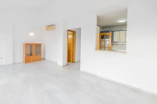 Image 4 thumb