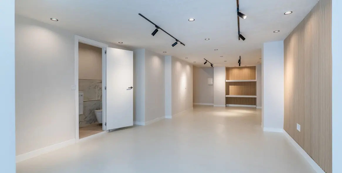 Sale of office in Marbella 2