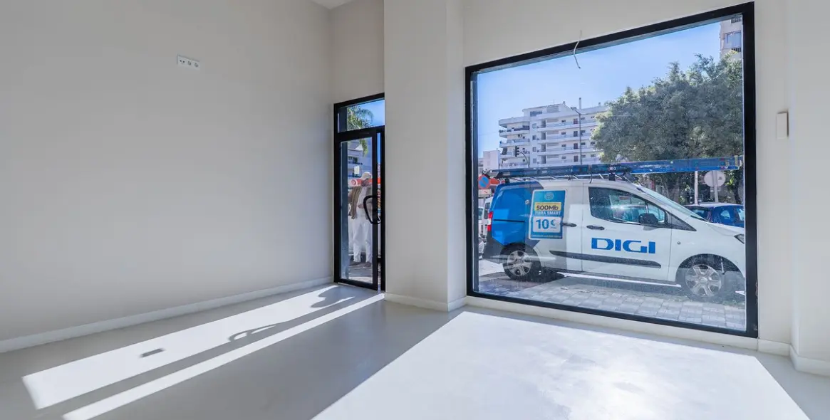 Sale of office in Marbella 10