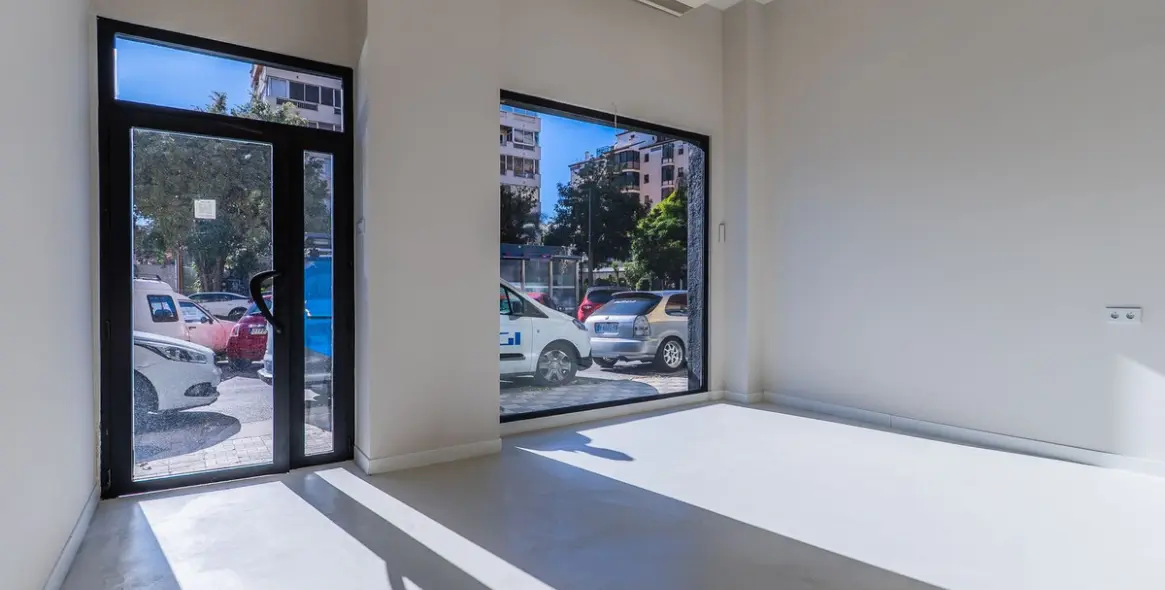 Sale of office in Marbella 11