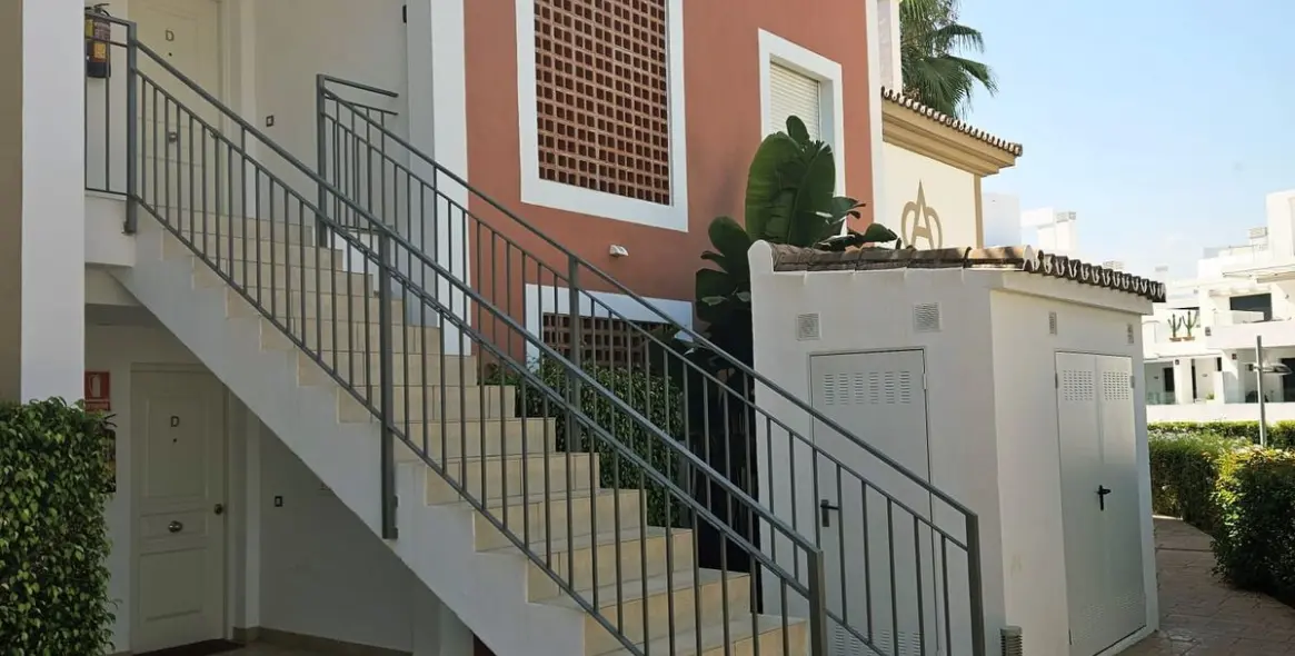 Sale of penthouse duplex in Estepona 1