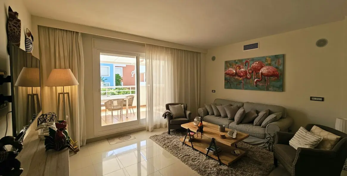 Sale of penthouse duplex in Estepona 2