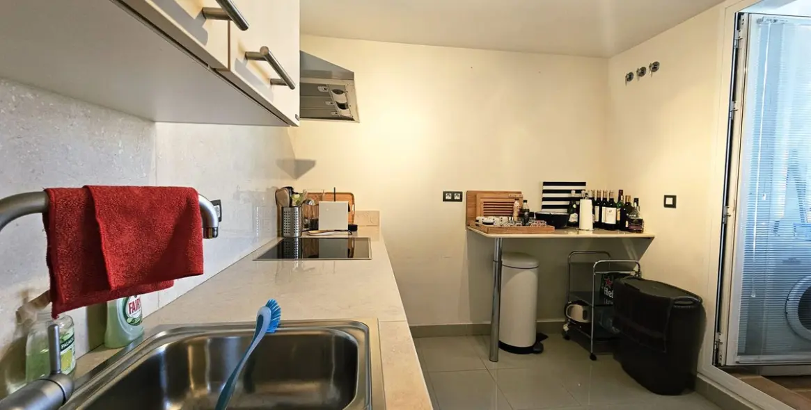 Sale of penthouse duplex in Estepona 10