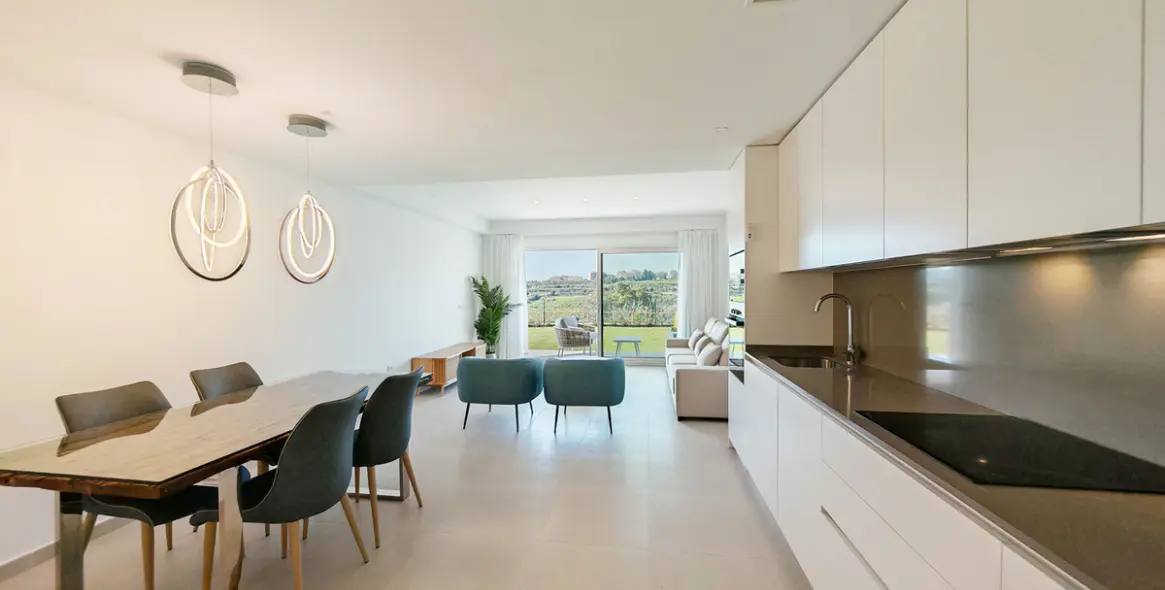 Sale of ground floor apartment in Cancelada 2