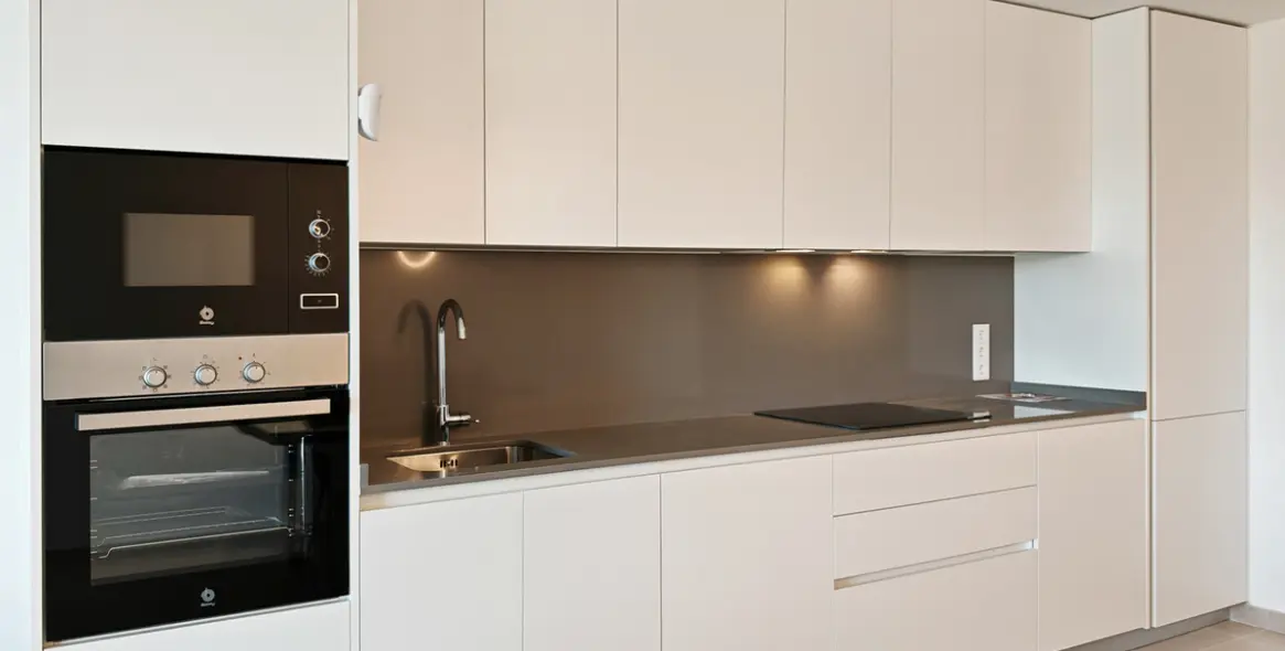 Sale of ground floor apartment in Cancelada 9