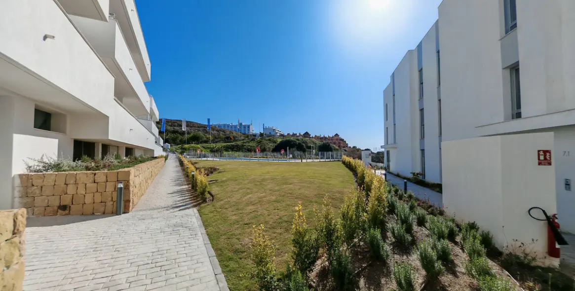 Sale of ground floor apartment in Cancelada 17