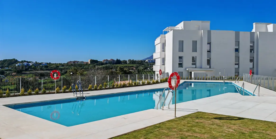 Sale of ground floor apartment in Cancelada 18