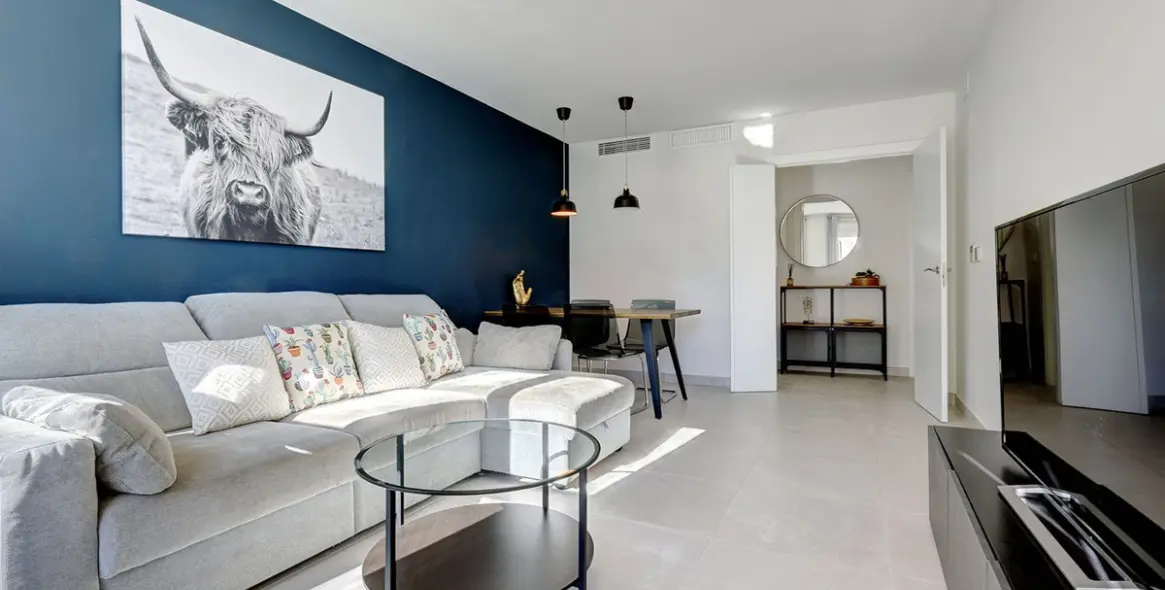 Продажа апартаментов на среднем этаже в Estepona 1