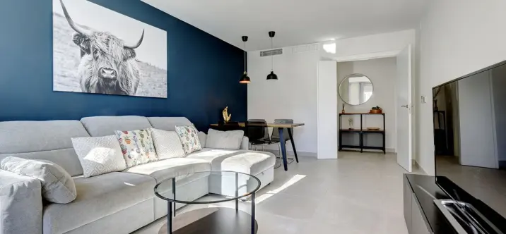 Продажа апартаментов на среднем этаже в Estepona 0