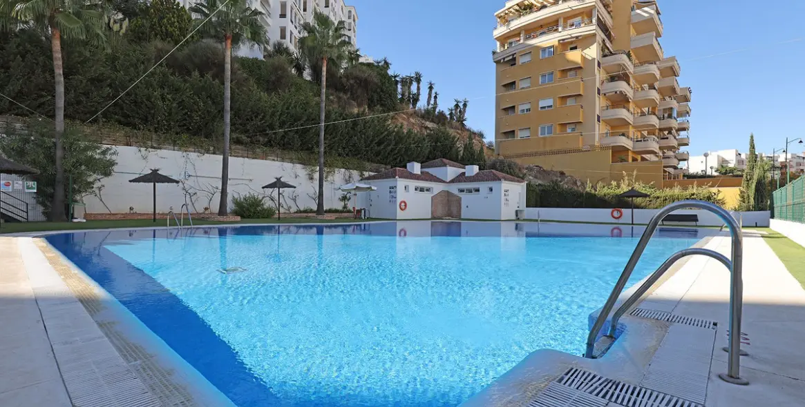 Продажа апартаментов на среднем этаже в Estepona 2