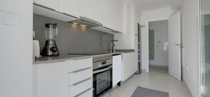 Продажа апартаментов на среднем этаже в Estepona 2