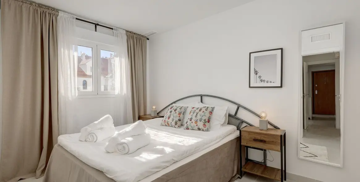 Продажа апартаментов на среднем этаже в Estepona 4