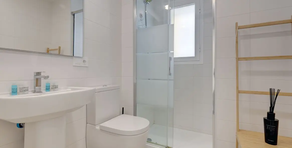 Продажа апартаментов на среднем этаже в Estepona 5