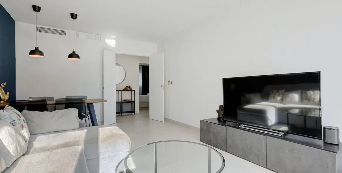 Продажа апартаментов на среднем этаже в Estepona 9