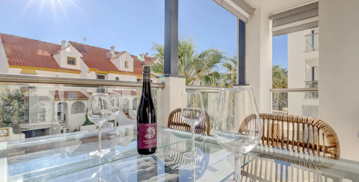 Продажа апартаментов на среднем этаже в Estepona 11