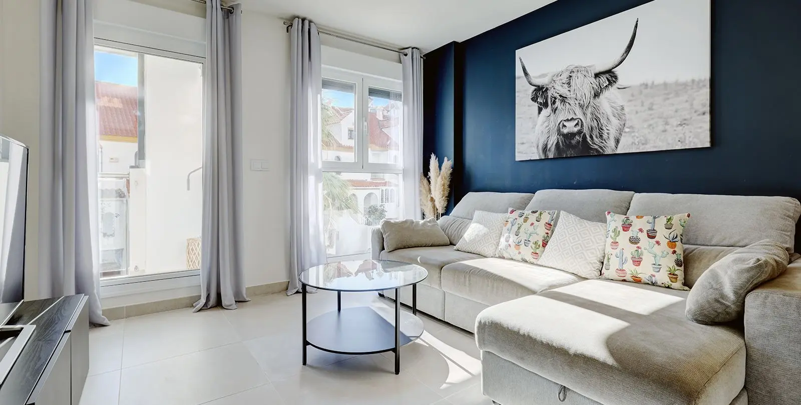 Sale of middle floor apartment in Estepona 8