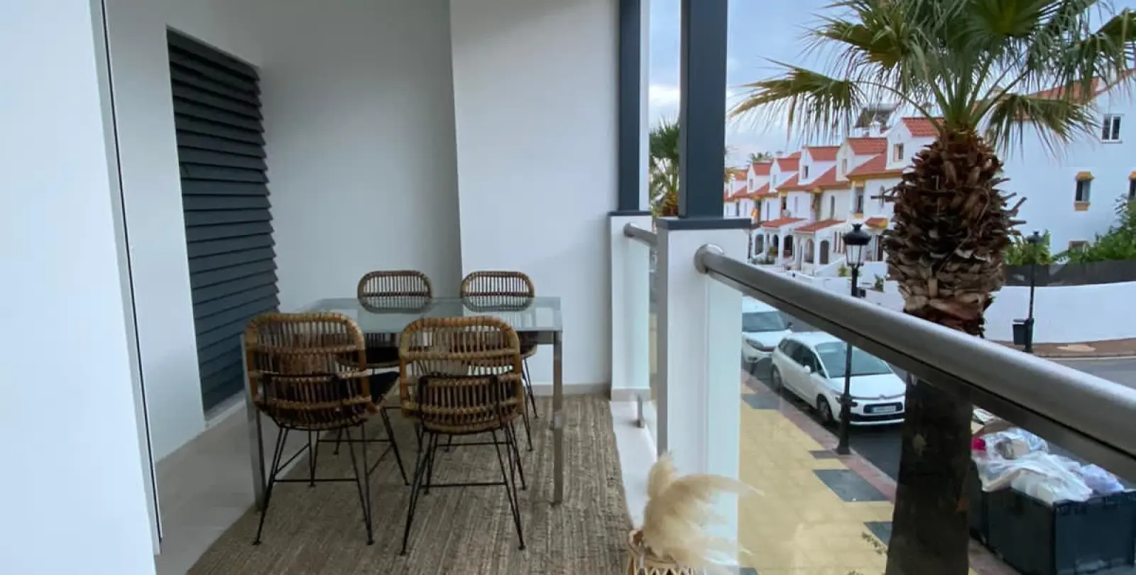 Sale of middle floor apartment in Estepona 18