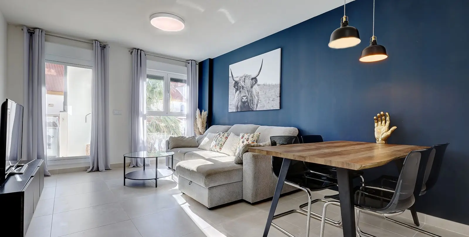 Sale of middle floor apartment in Estepona 21