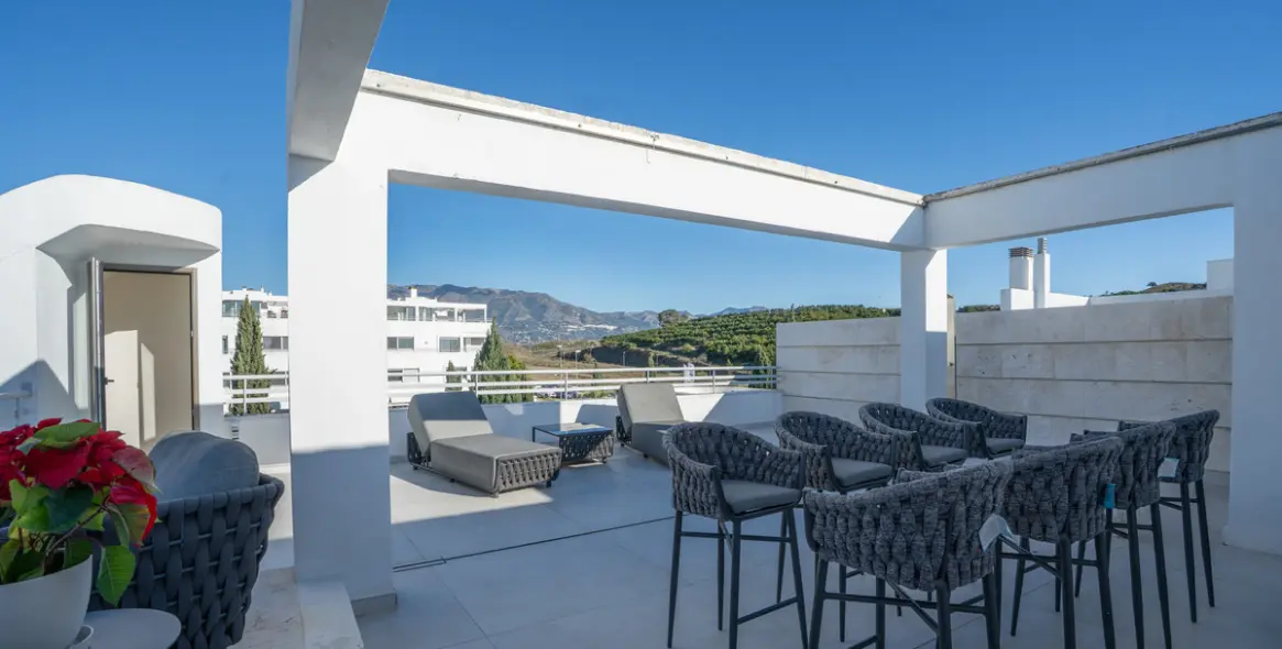 Sale of penthouse in Mijas Costa 3