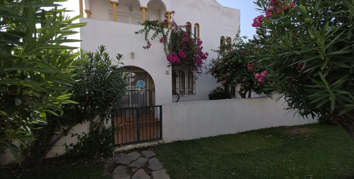 Sale of townhouse in Casares Playa 2
