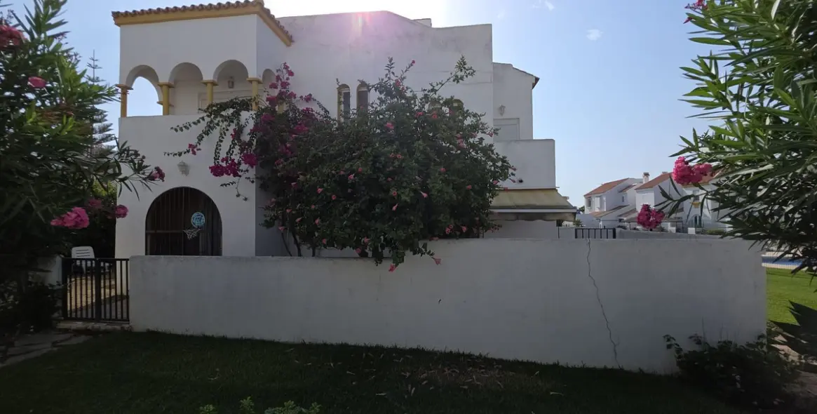 Sale of townhouse in Casares Playa 4