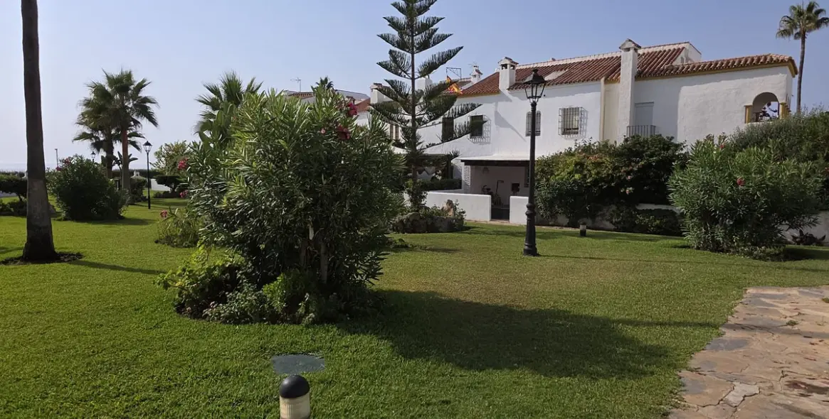 Sale of townhouse in Casares Playa 5