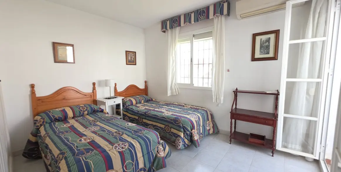 Sale of townhouse in Casares Playa 14