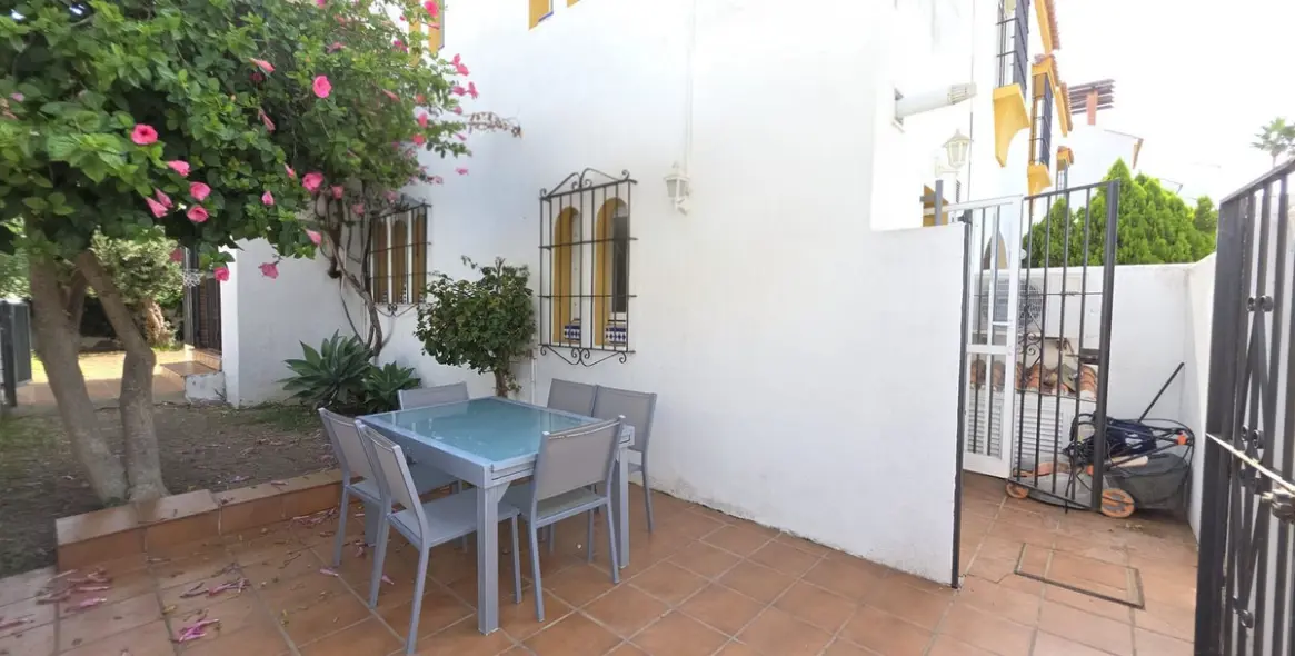 Sale of townhouse in Casares Playa 18