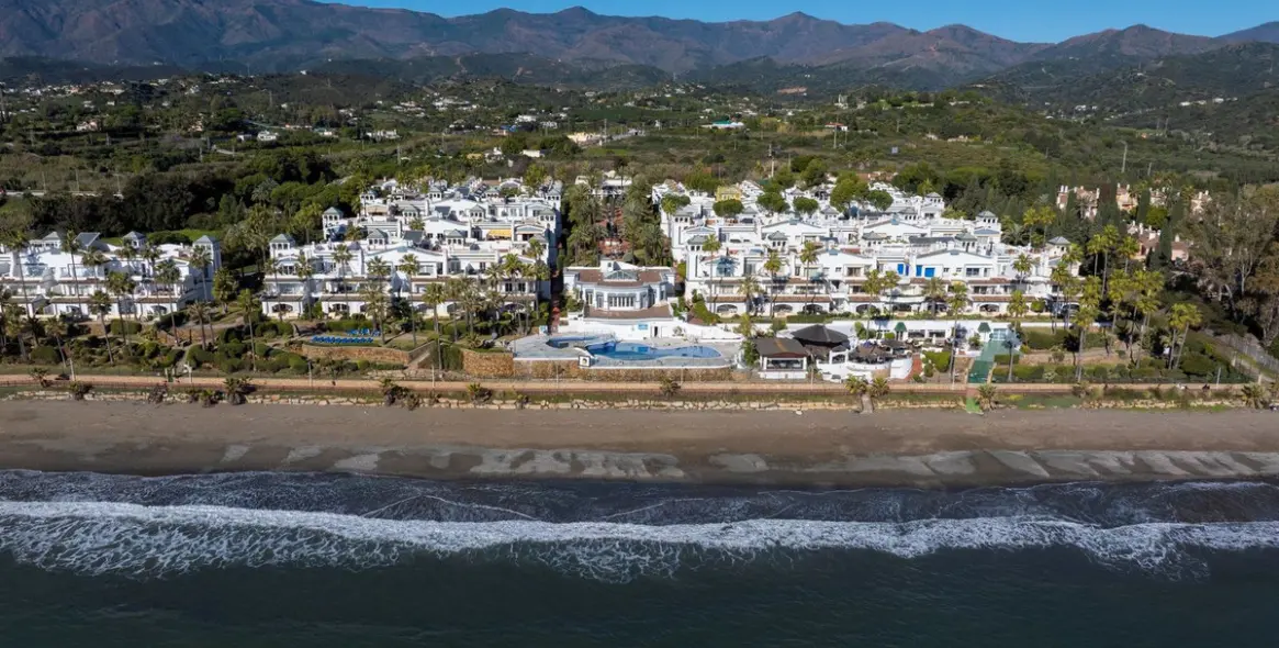 Продажа апартаментов на первом этаже в Estepona 1