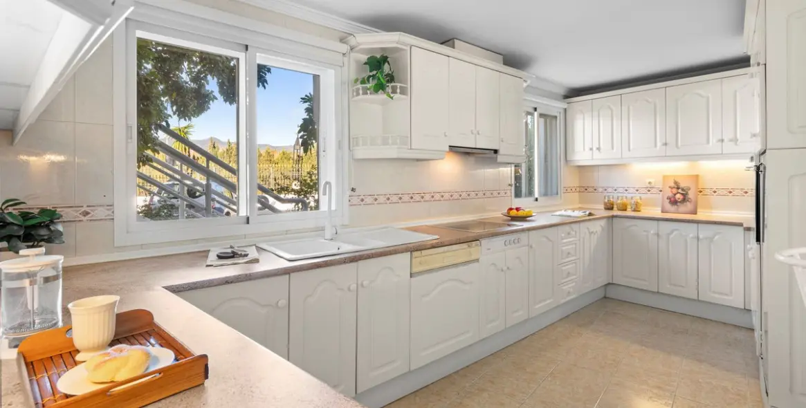 Продажа апартаментов на первом этаже в Estepona 10