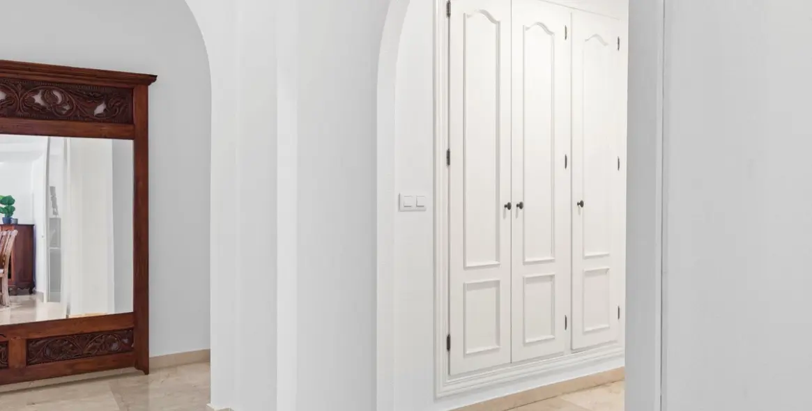 Продажа апартаментов на первом этаже в Estepona 12