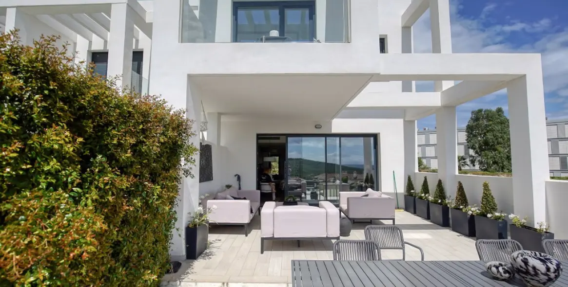 Продажа дома на две семьи в Manilva 1