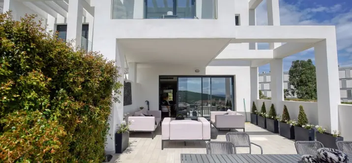 Продажа дома на две семьи в Manilva 0