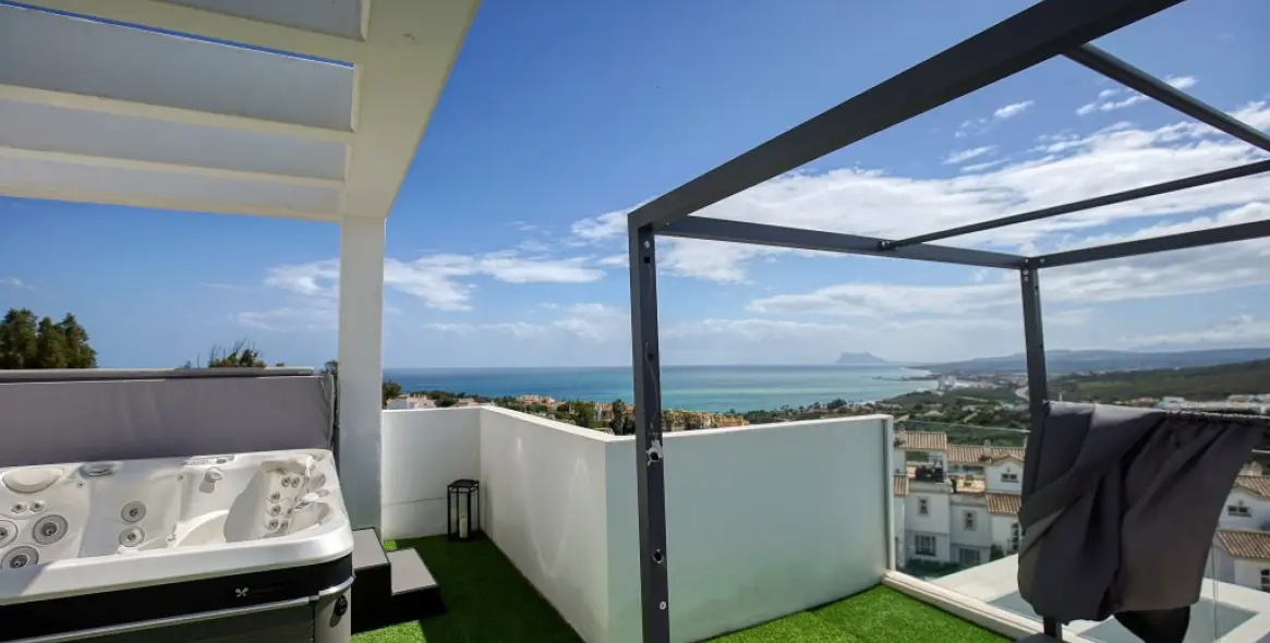 Продажа дома на две семьи в Manilva 3