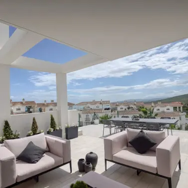 Продажа дома на две семьи в Manilva