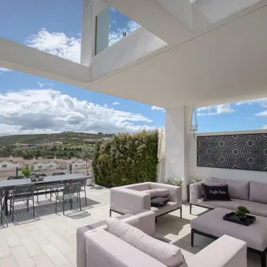 Продажа дома на две семьи в Manilva