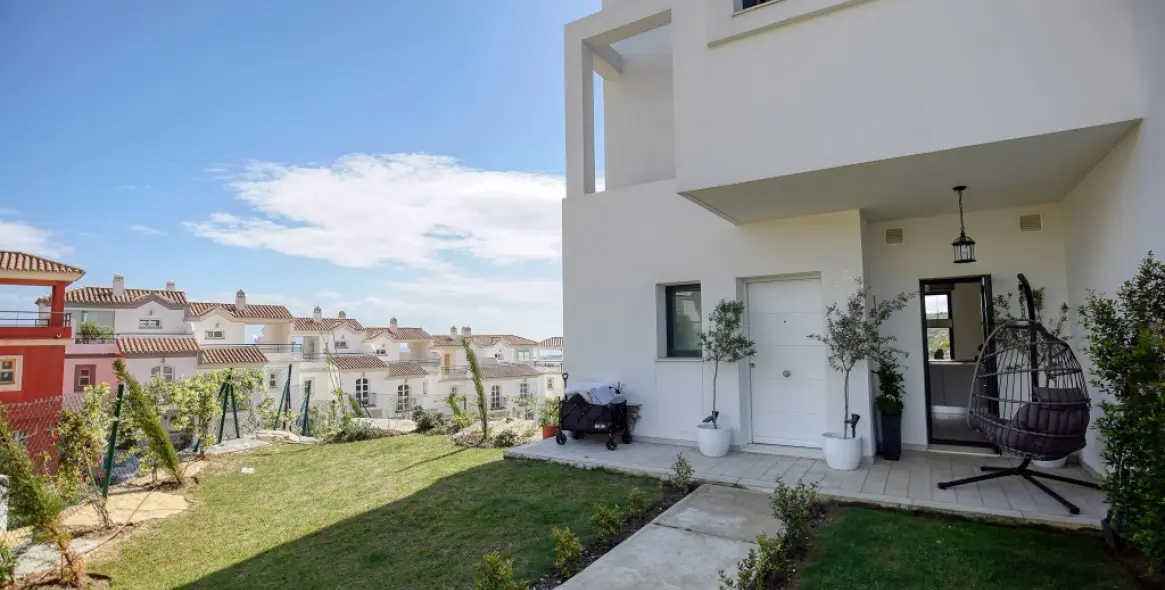 Продажа дома на две семьи в Manilva 15