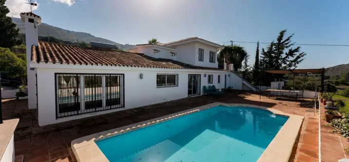 Sale of finca - cortijo in Alhaurín el Grande 0