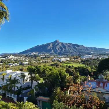 Venta de ático dúplex en Nueva Andalucía