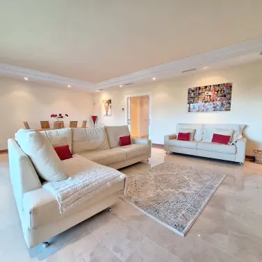 Venta de ático dúplex en Nueva Andalucía