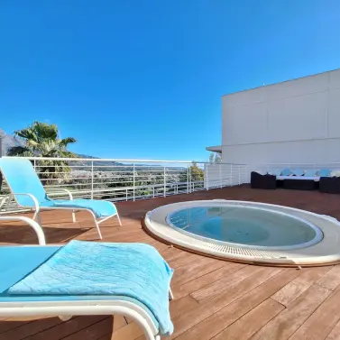 Venta de ático dúplex en Nueva Andalucía