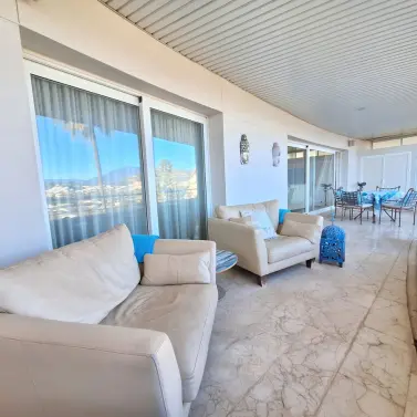 Venta de ático dúplex en Nueva Andalucía