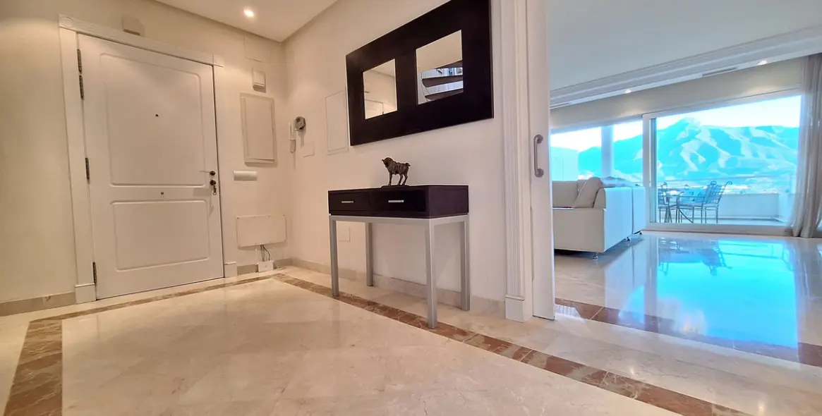 Продажа двухуровневого пентхауса в Nueva Andalucía 6