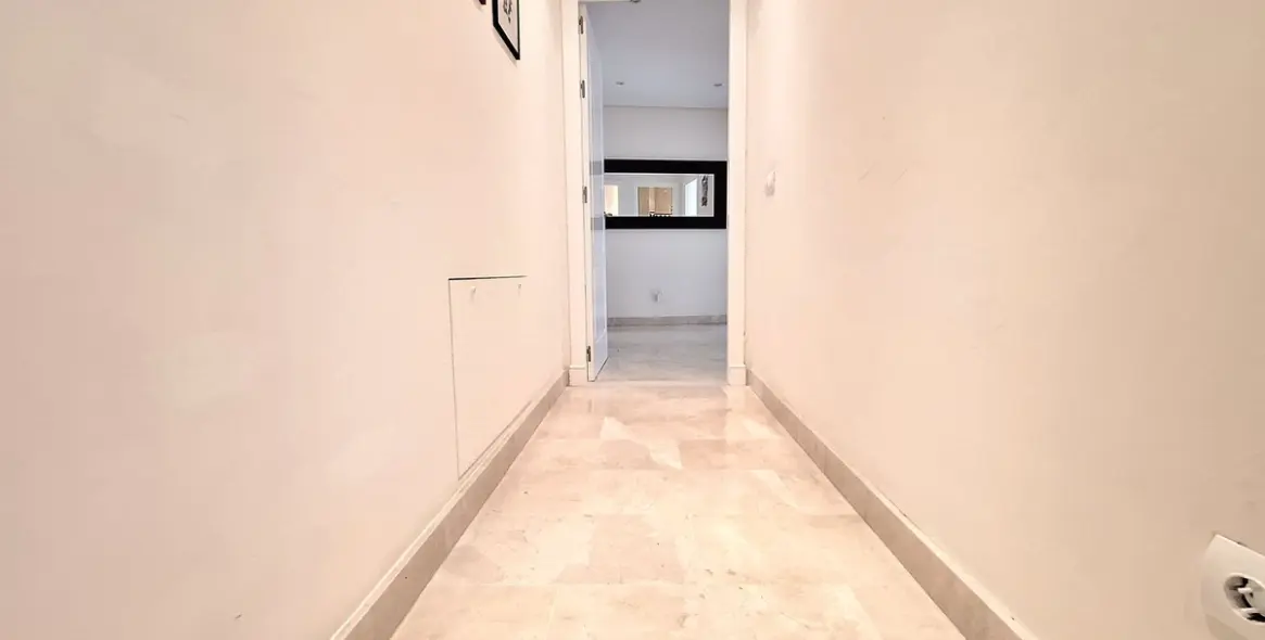 Sale of penthouse duplex in Nueva Andalucía 23