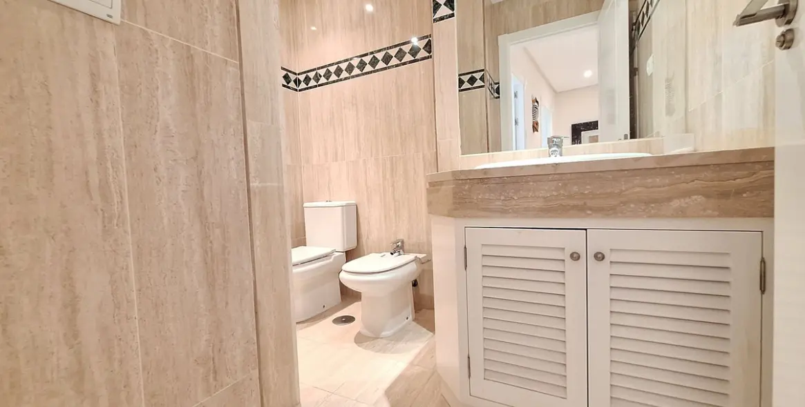 Sale of penthouse duplex in Nueva Andalucía 30