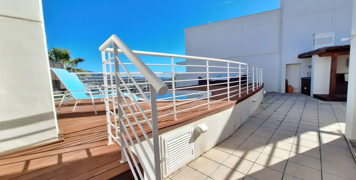 Sale of penthouse duplex in Nueva Andalucía 45