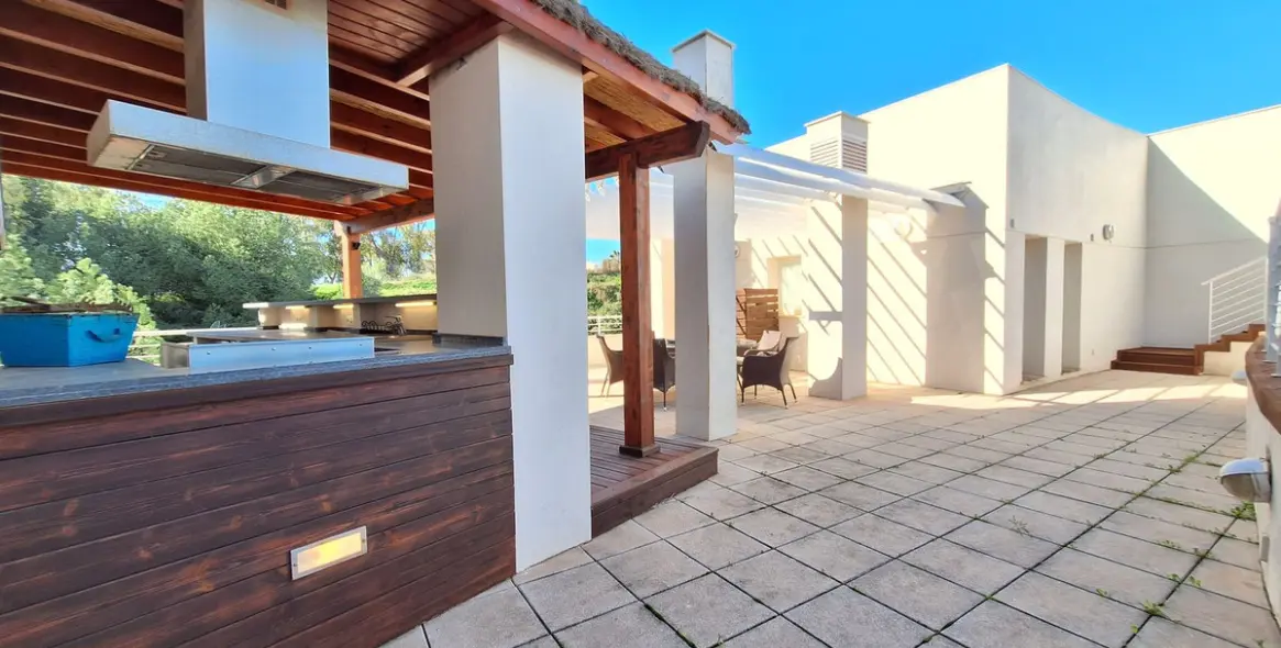 Sale of penthouse duplex in Nueva Andalucía 54