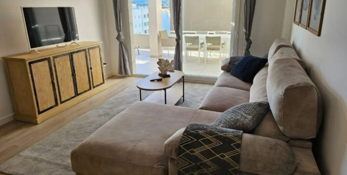 Long-term rent of penthouse in La Campana 11