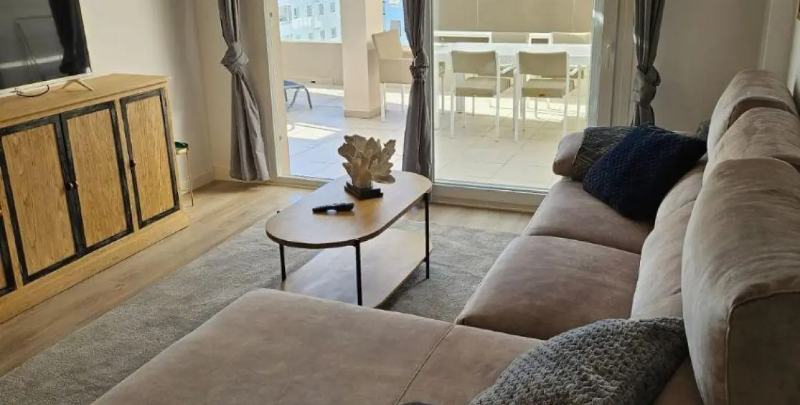 Long-term rent of penthouse in La Campana 12